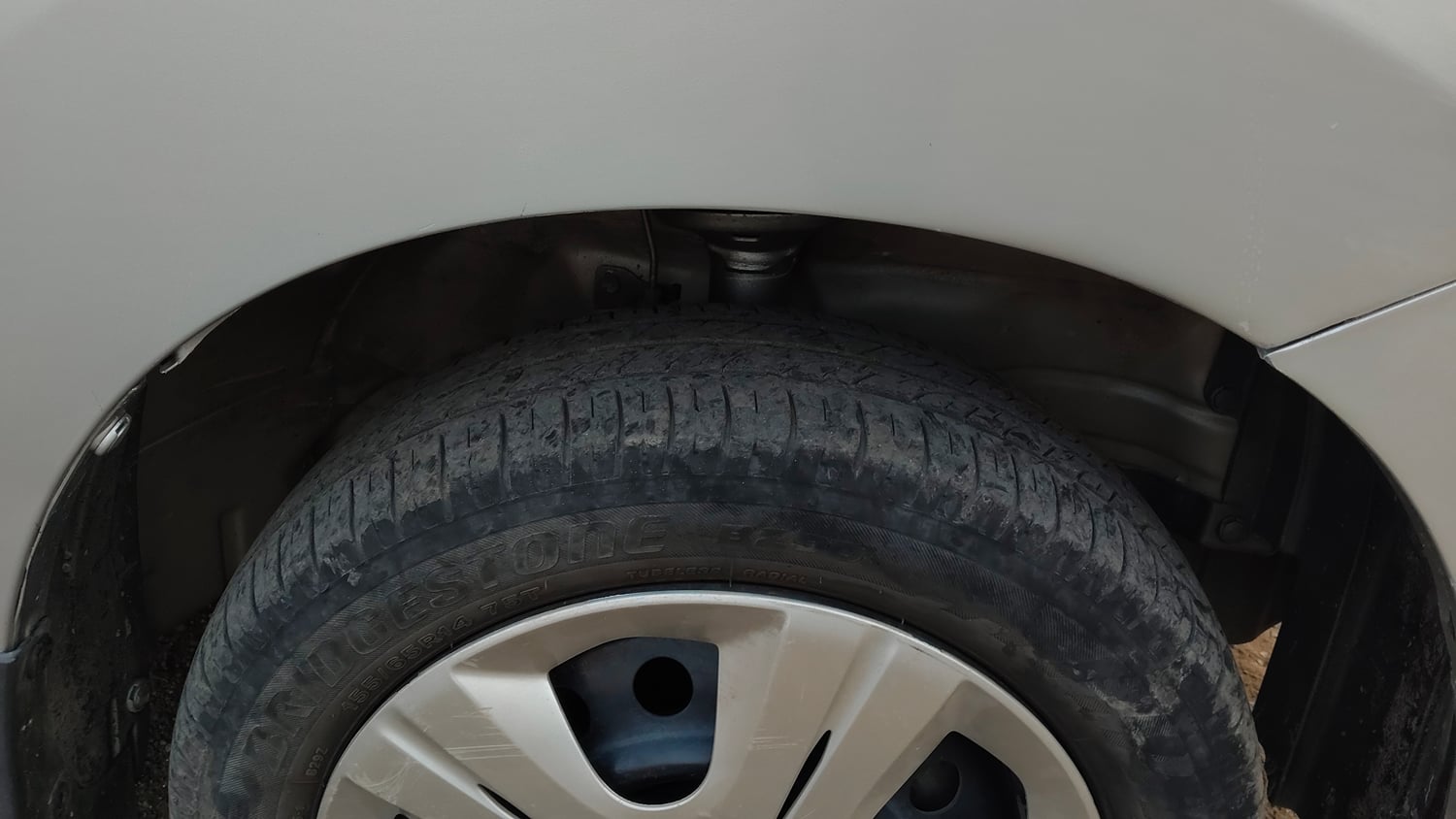 Used 2013 Maruti Suzuki Wagon R VXI Petrol Manual tyres RIGHT FRONT TYRE TREAD VIEW