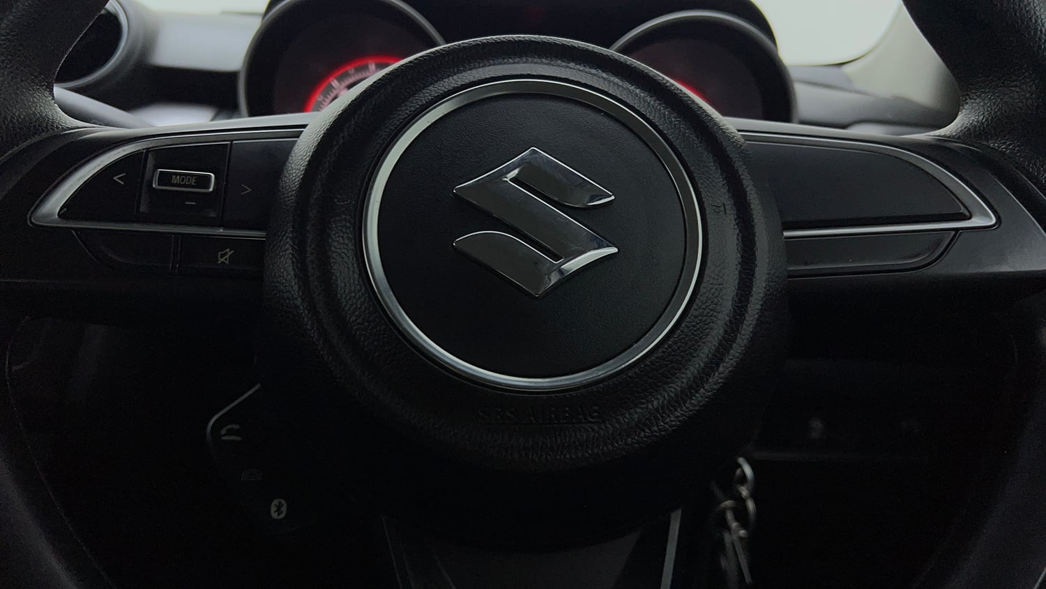 Used 2022 Maruti Suzuki Swift VXi Petrol Manual top_features Airbags
