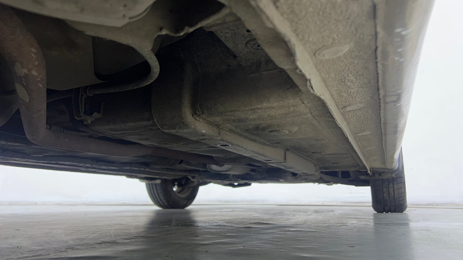 Used 2015 Hyundai Xcent SX 1.2 Petrol Manual extra REAR RIGHT UNDERBODY VIEW
