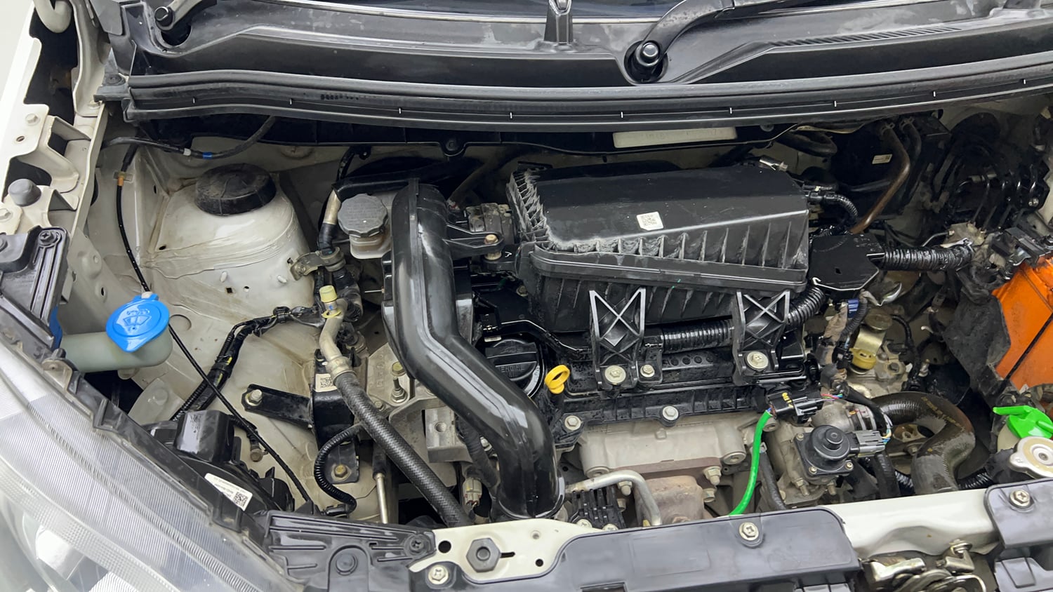 Used 2022 Maruti Suzuki Wagon R VXI 1.0 Petrol Manual engine ENGINE RIGHT SIDE VIEW