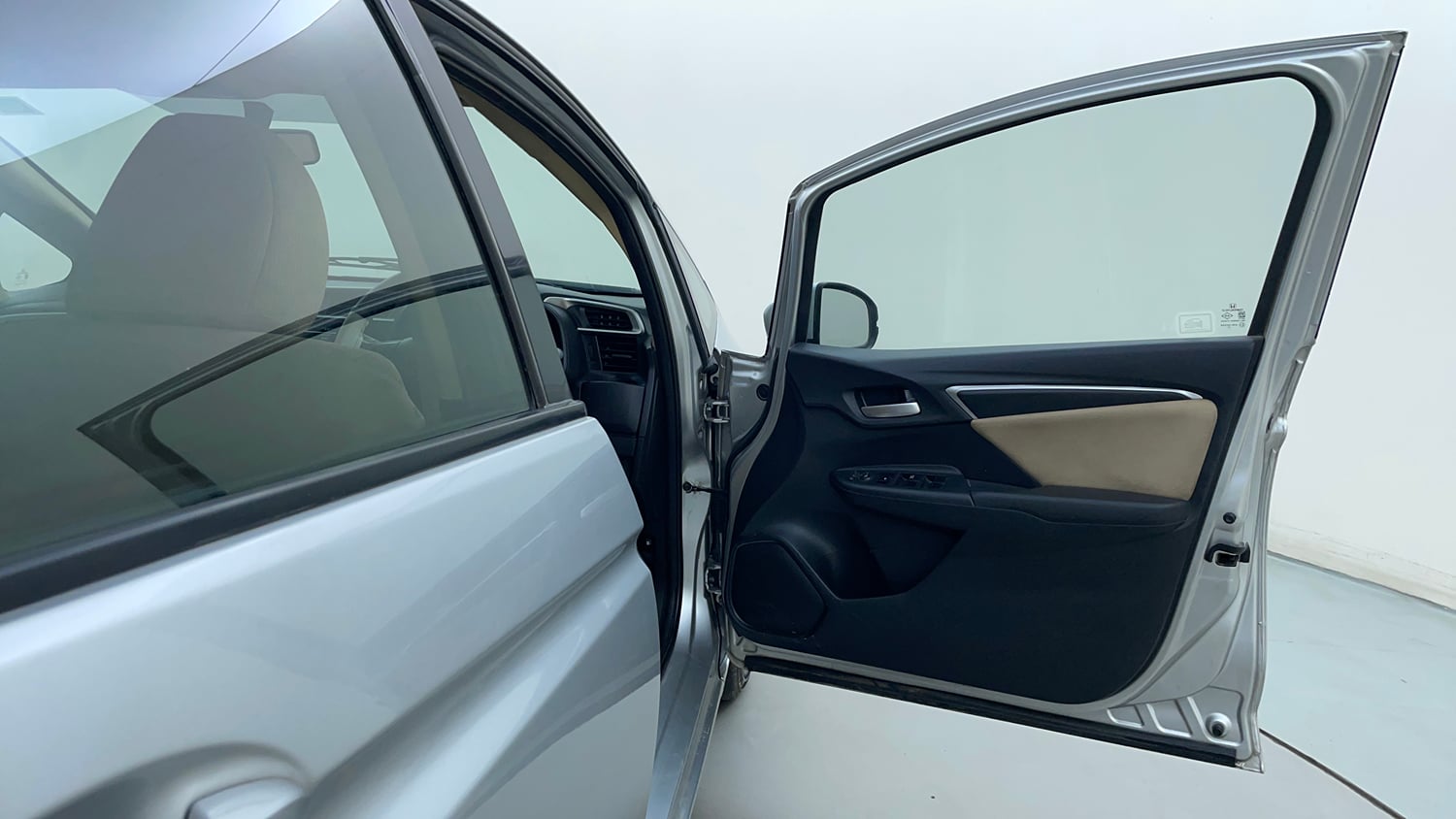 Used 2015 Honda Jazz V AT Petrol Petrol Automatic interior RIGHT FRONT DOOR OPEN VIEW
