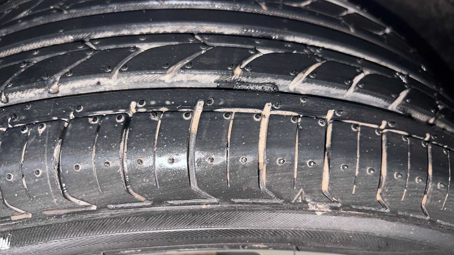 Used 2017 Hyundai Elite i20 Asta 1.2 (O) Petrol Manual tyres RIGHT FRONT TYRE TREAD VIEW