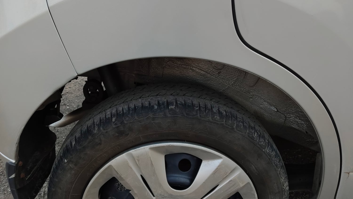 Used 2013 Maruti Suzuki Wagon R VXI Petrol Manual tyres RIGHT REAR TYRE TREAD VIEW