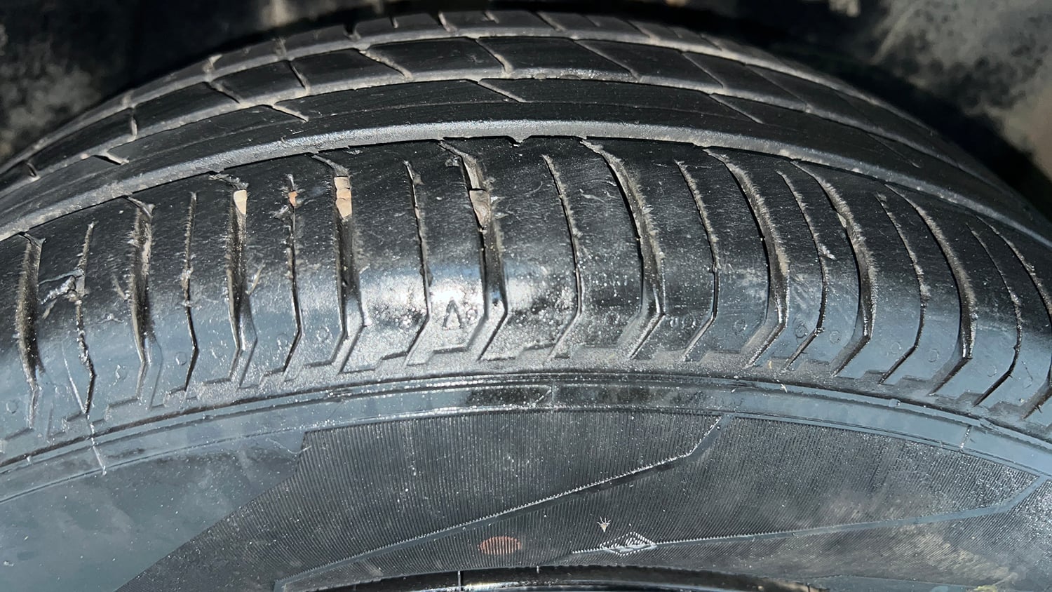 Used 2023 Tata Punch Pure MT Petrol Manual tyres RIGHT FRONT TYRE TREAD VIEW