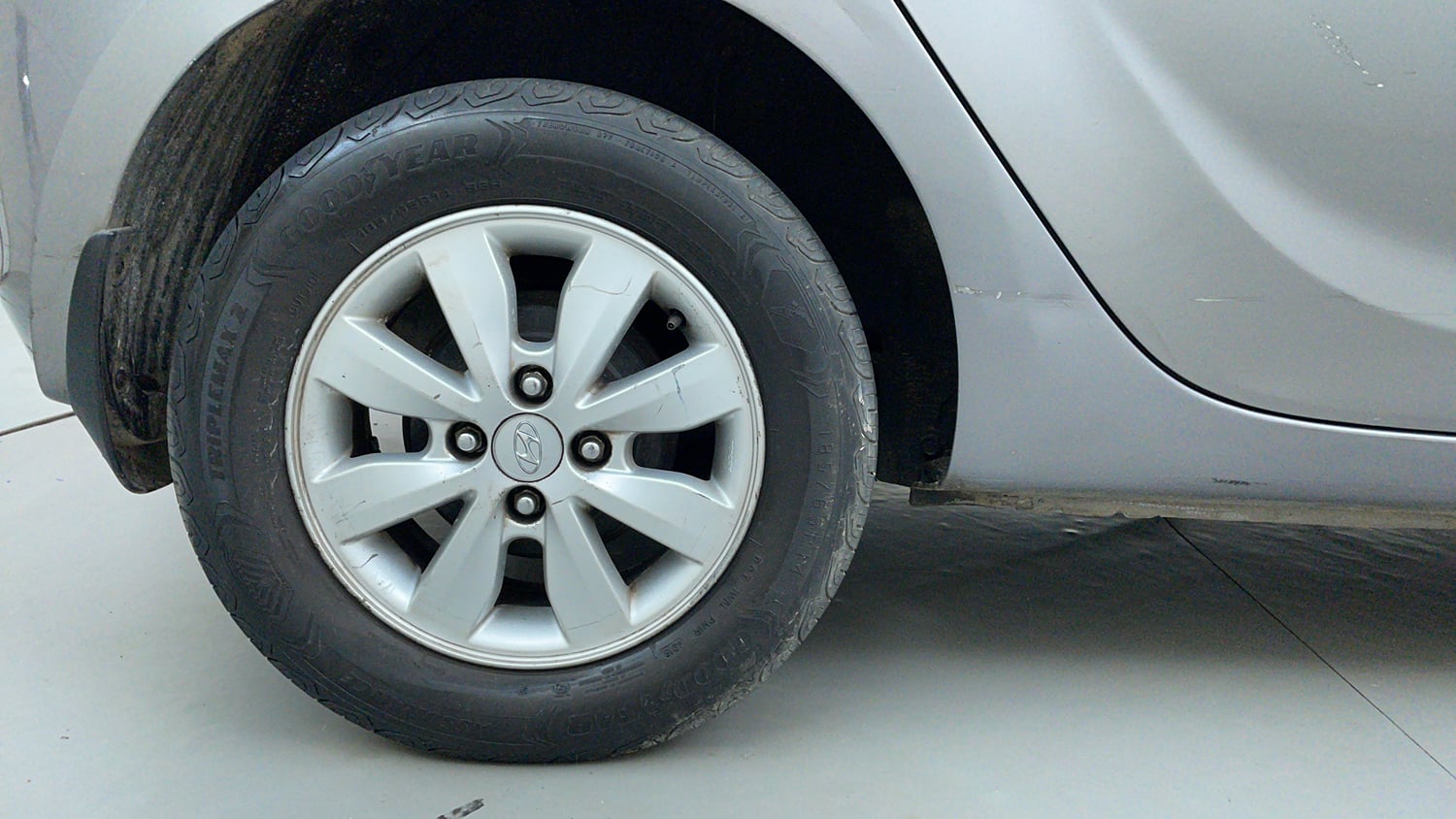 Used 2012 Hyundai i20 Asta 1.2 Petrol Manual tyres RIGHT REAR TYRE RIM VIEW