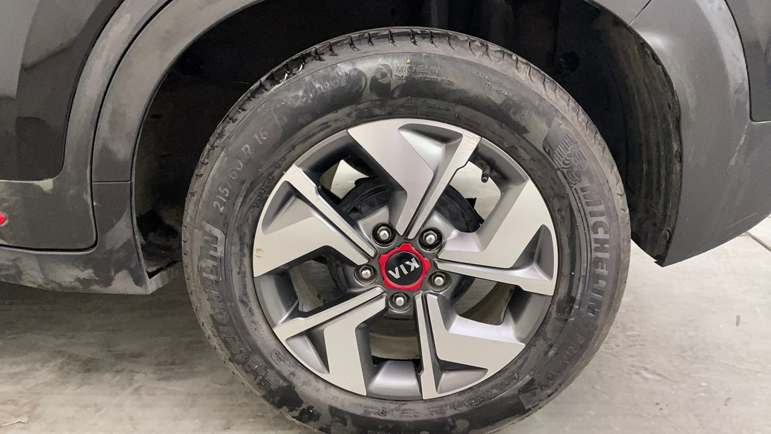 Used 2020 Kia Sonet GTX Plus 1.5 AT Diesel Automatic tyres LEFT REAR TYRE RIM VIEW