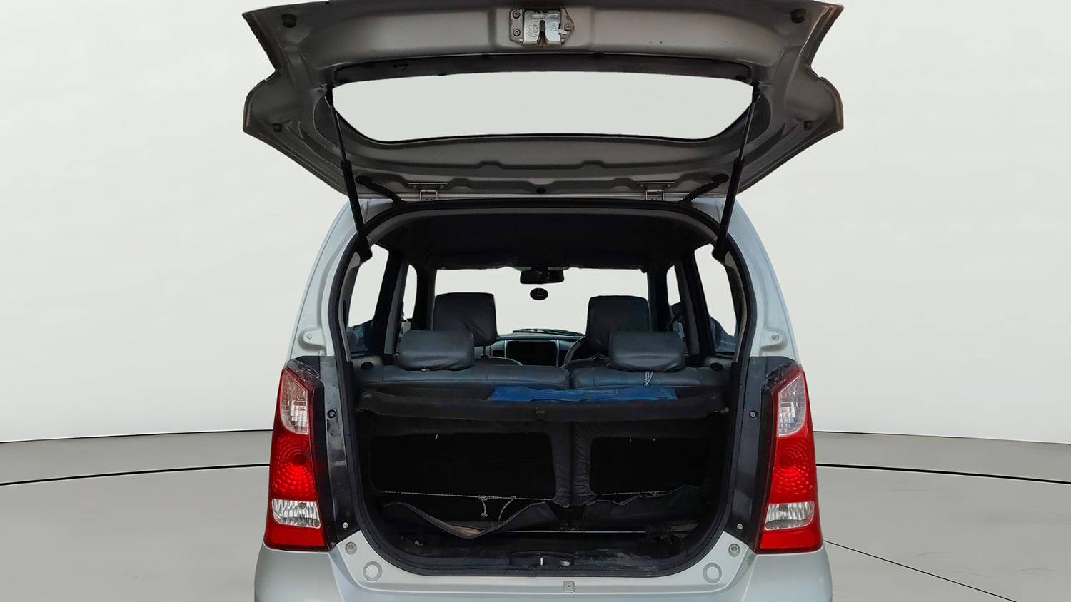 Used 2015 Maruti Suzuki Wagon R VXI Petrol Manual interior DICKY INSIDE VIEW