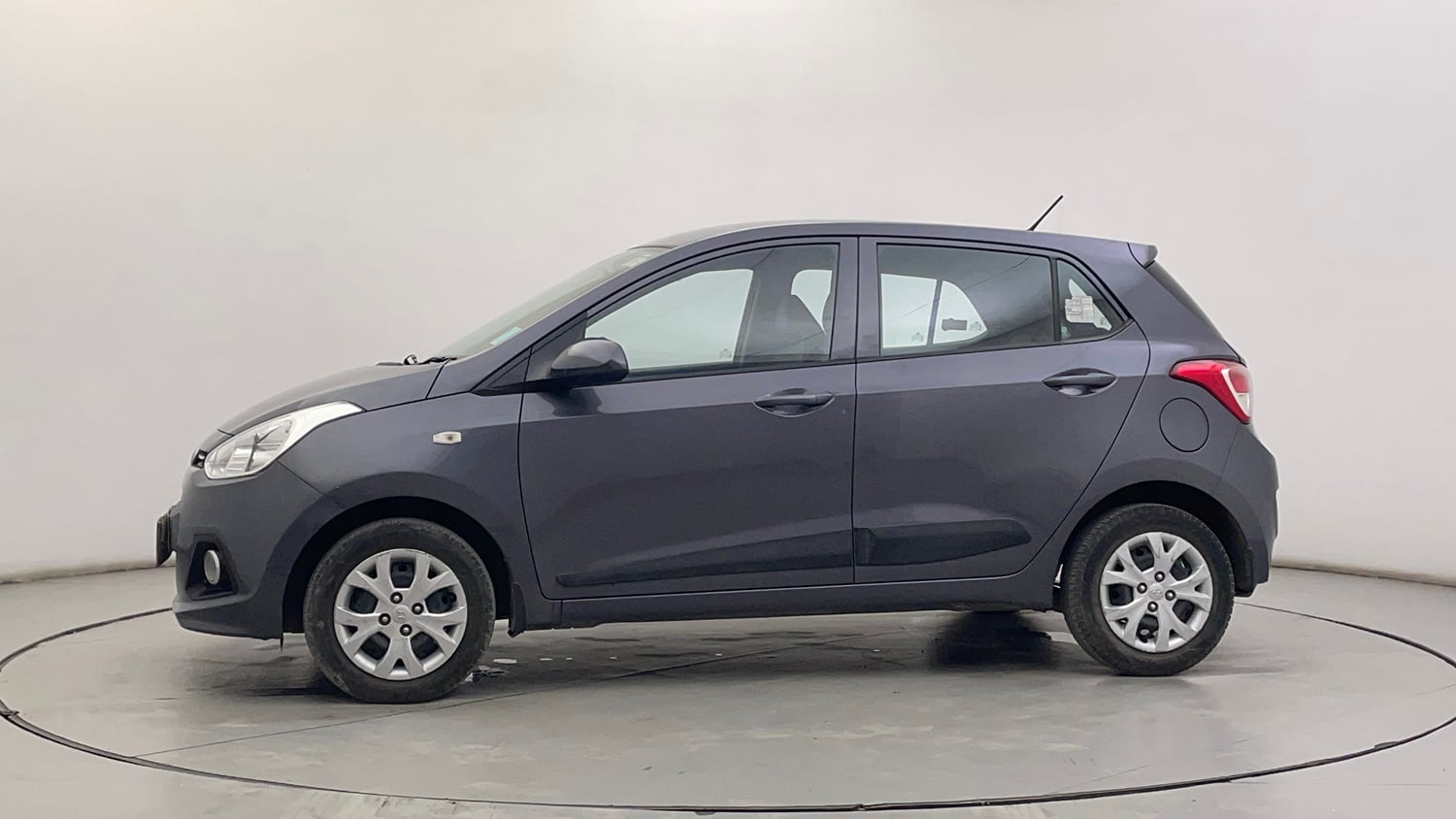 Used 2016 Hyundai Grand i10 Magna AT 1.2 Kappa VTVT Petrol Automatic exterior LEFT SIDE VIEW