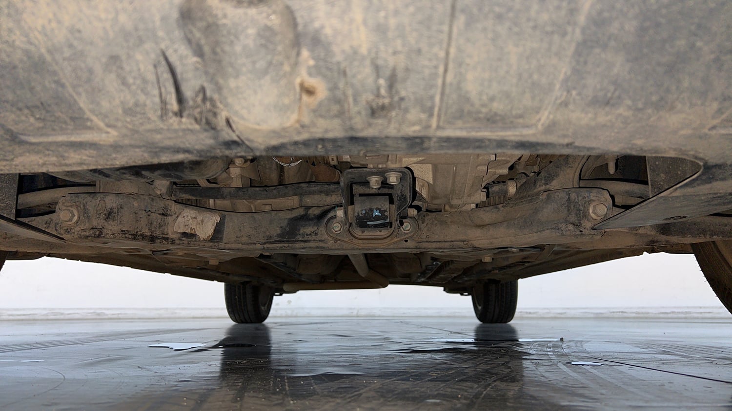 Used 2017 Hyundai Elite i20 Asta 1.2 (O) Petrol Manual extra FRONT LEFT UNDERBODY VIEW