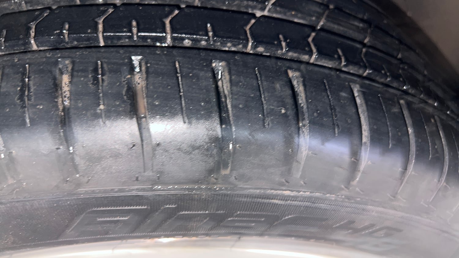 Used 2017 Hyundai Elite i20 Asta 1.2 (O) Petrol Manual tyres LEFT REAR TYRE TREAD VIEW