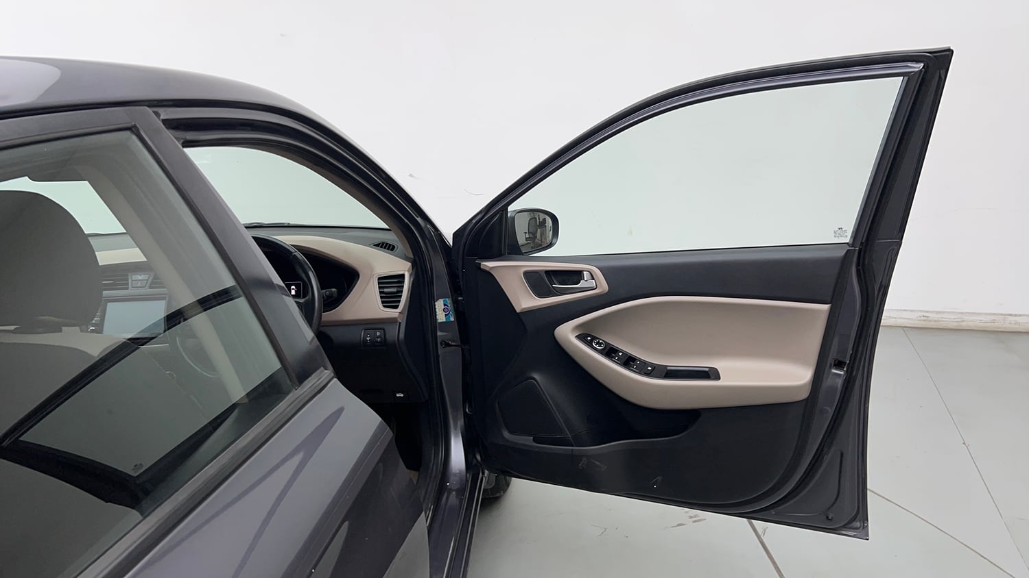 Used 2017 Hyundai Elite i20 Asta 1.2 (O) Petrol Manual interior RIGHT FRONT DOOR OPEN VIEW