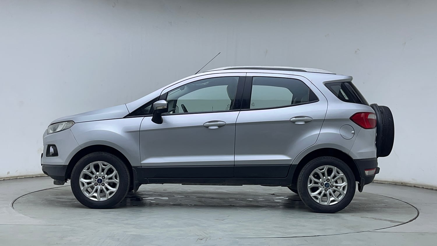 Used 2014 Ford EcoSport Titanium 1.5 TDCi Diesel Manual exterior LEFT SIDE VIEW