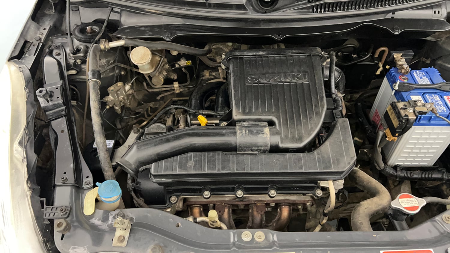 Used 2017 Maruti Suzuki Swift LXi Petrol Manual engine ENGINE RIGHT SIDE VIEW