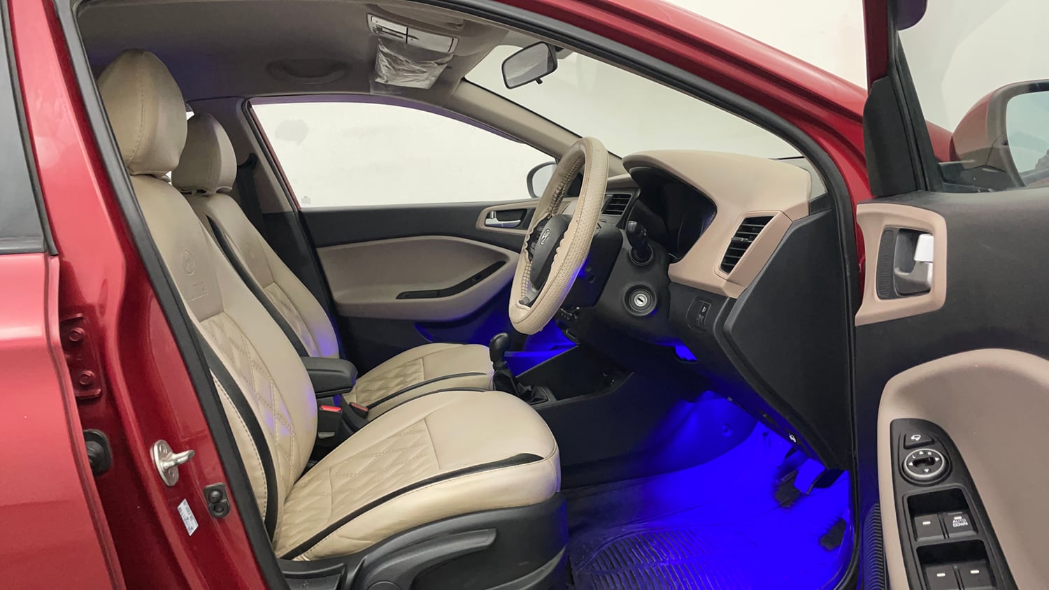 Used 2020 Hyundai Elite i20 Sportz Plus 1.2 Petrol Manual interior RIGHT SIDE FRONT DOOR CABIN VIEW