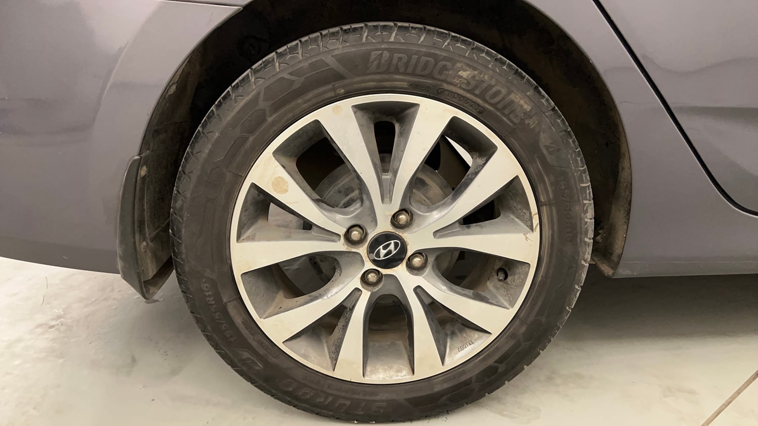 Used 2015 Hyundai Fluidic Verna 4S 1.6 VTVT SX Petrol Manual tyres RIGHT REAR TYRE RIM VIEW