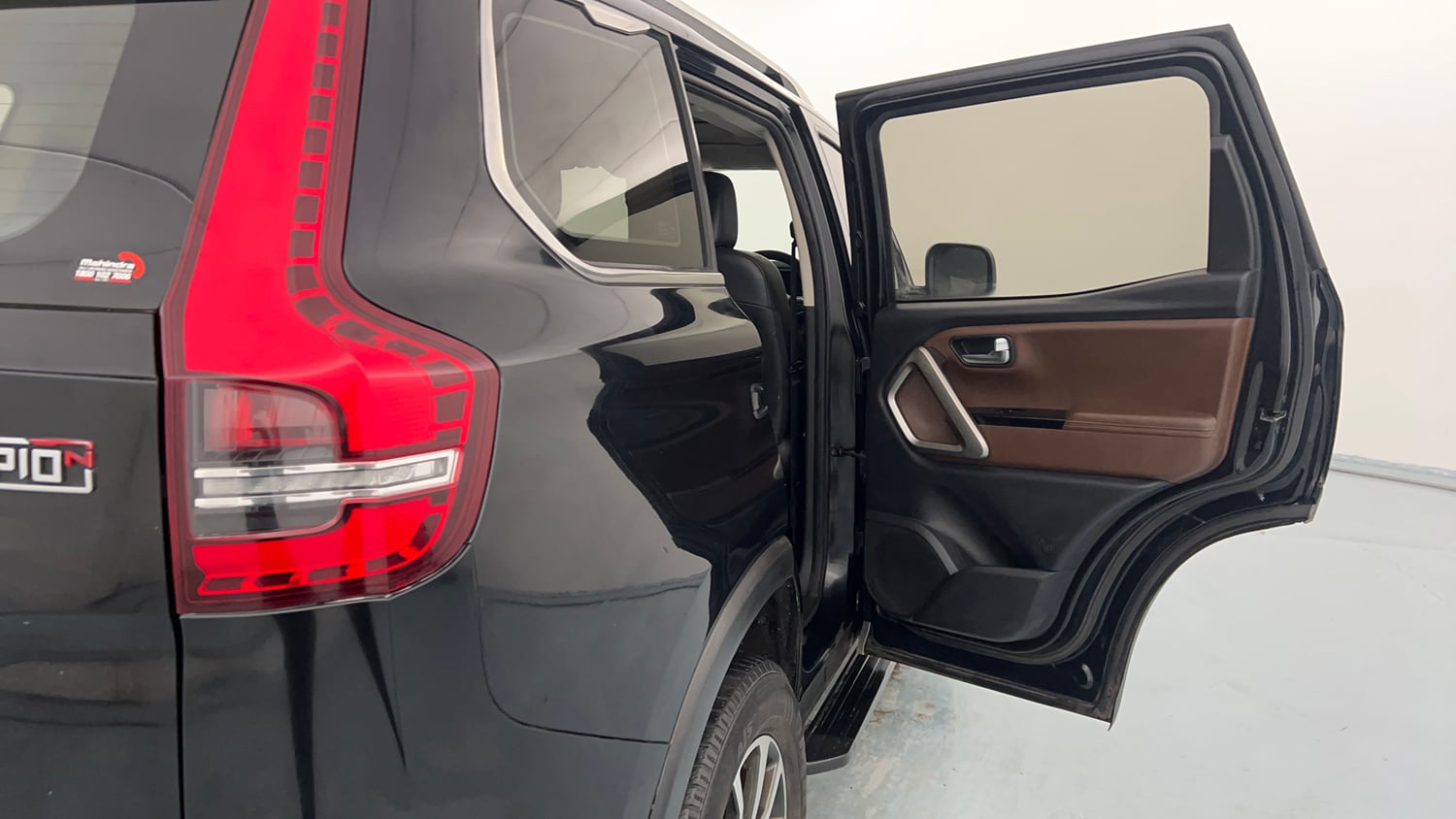 Used 2022 Mahindra Scorpio N Z8 L Petrol AT 7 STR Petrol Automatic interior RIGHT REAR DOOR OPEN VIEW