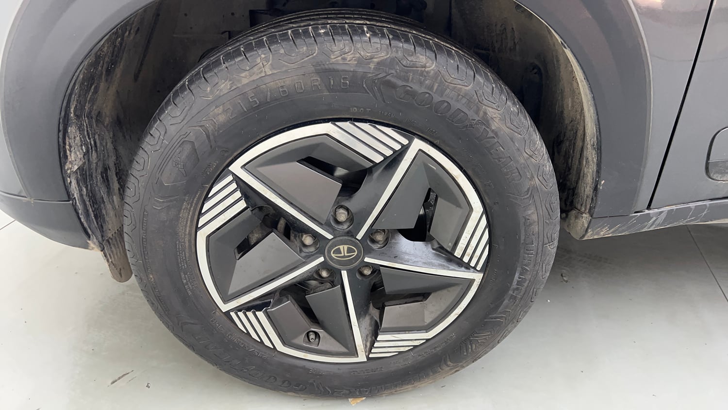 Used 2024 Tata Nexon Creative Plus S 1.2 Revotron Petrol 6AMT Petrol Automatic tyres LEFT FRONT TYRE RIM VIEW