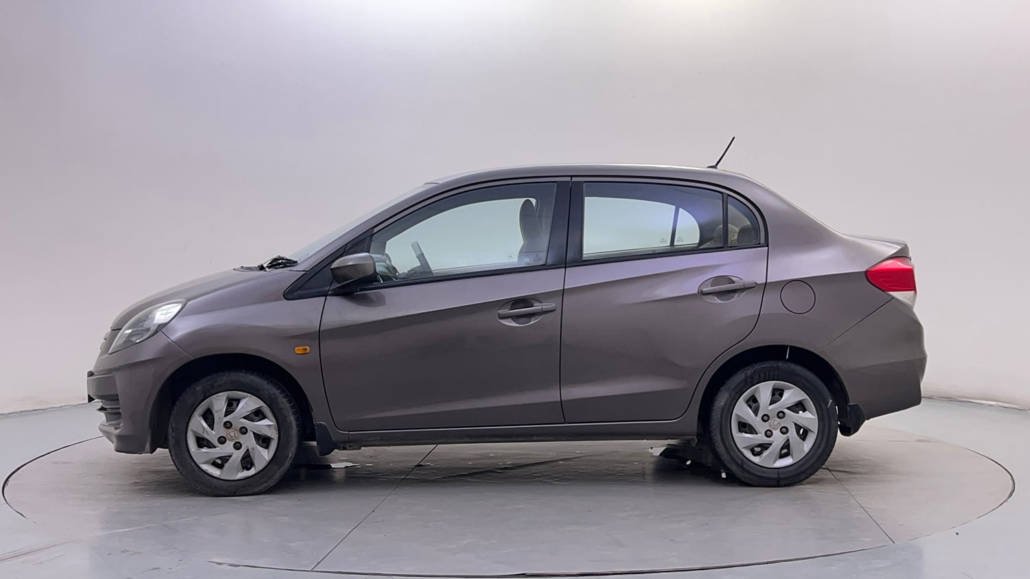 Used 2013 Honda Amaze 1.5 S i-DTEC Diesel Manual exterior LEFT SIDE VIEW
