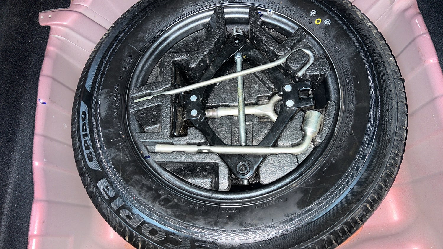Used 2021 Tata Altroz XZ Petrol Petrol Manual tyres SPARE TYRE VIEW