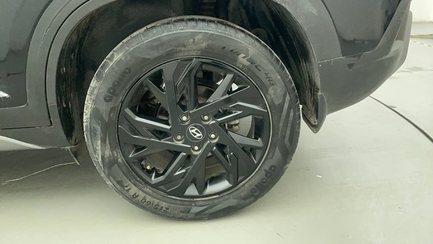 Used 2024 Hyundai Creta 1.5 MPi Petrol MT S(O) Petrol Manual tyres LEFT REAR TYRE RIM VIEW