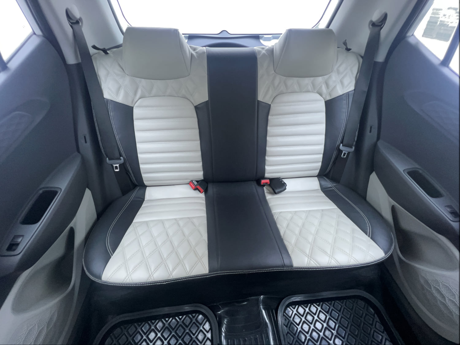 Used 2022 Hyundai Grand i10 Nios Magna AMT 1.2 Kappa VTVT Petrol Automatic interior REAR SEAT CONDITION VIEW