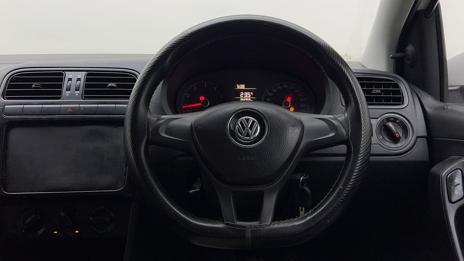 Used 2020 Volkswagen Ameo Trendline 1.0L (P) Petrol Manual interior STEERING VIEW