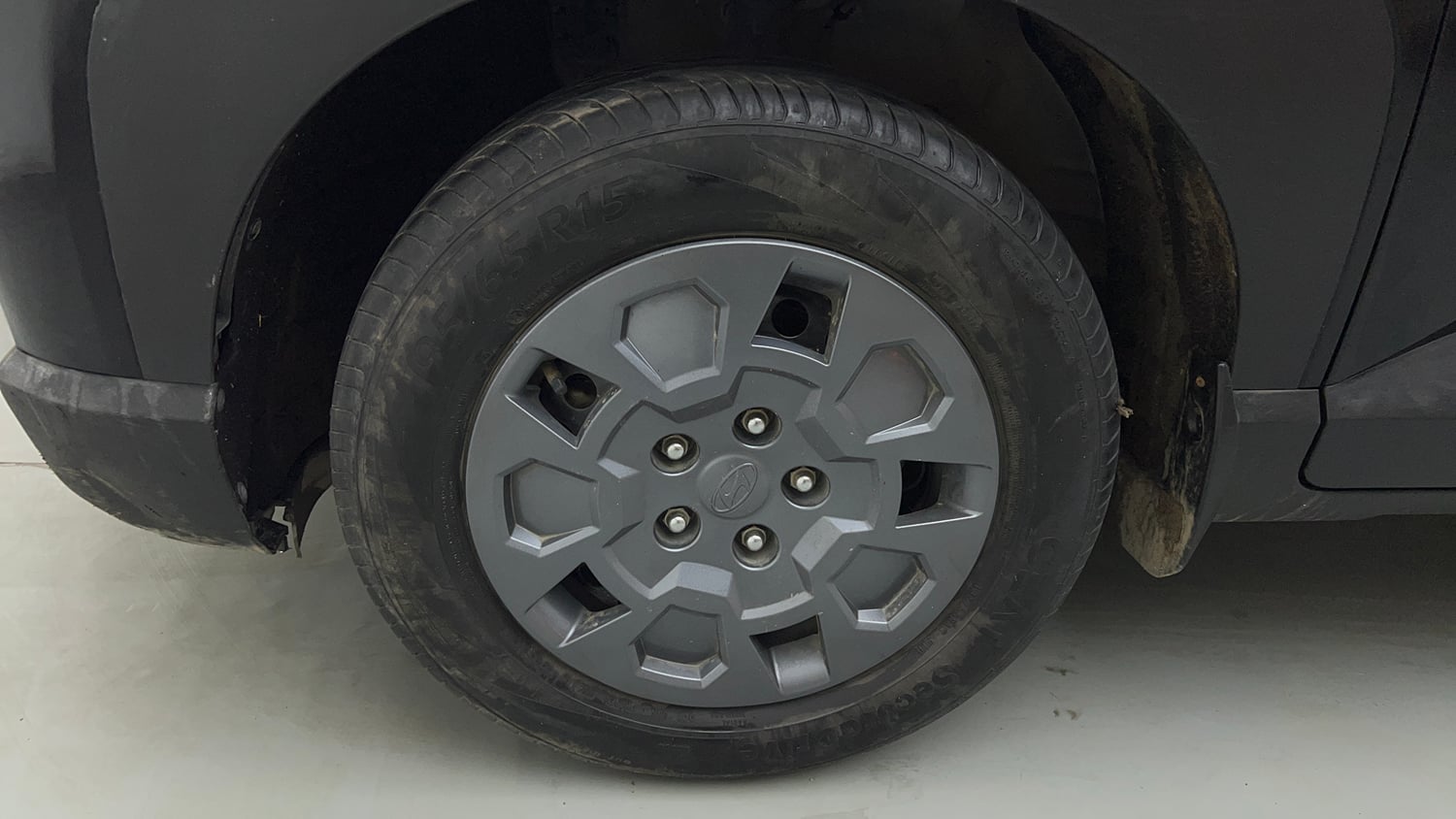 Used 2026 Hyundai Venue 1.2 Kappa Petrol MT HX5 Petrol Manual tyres LEFT FRONT TYRE RIM VIEW