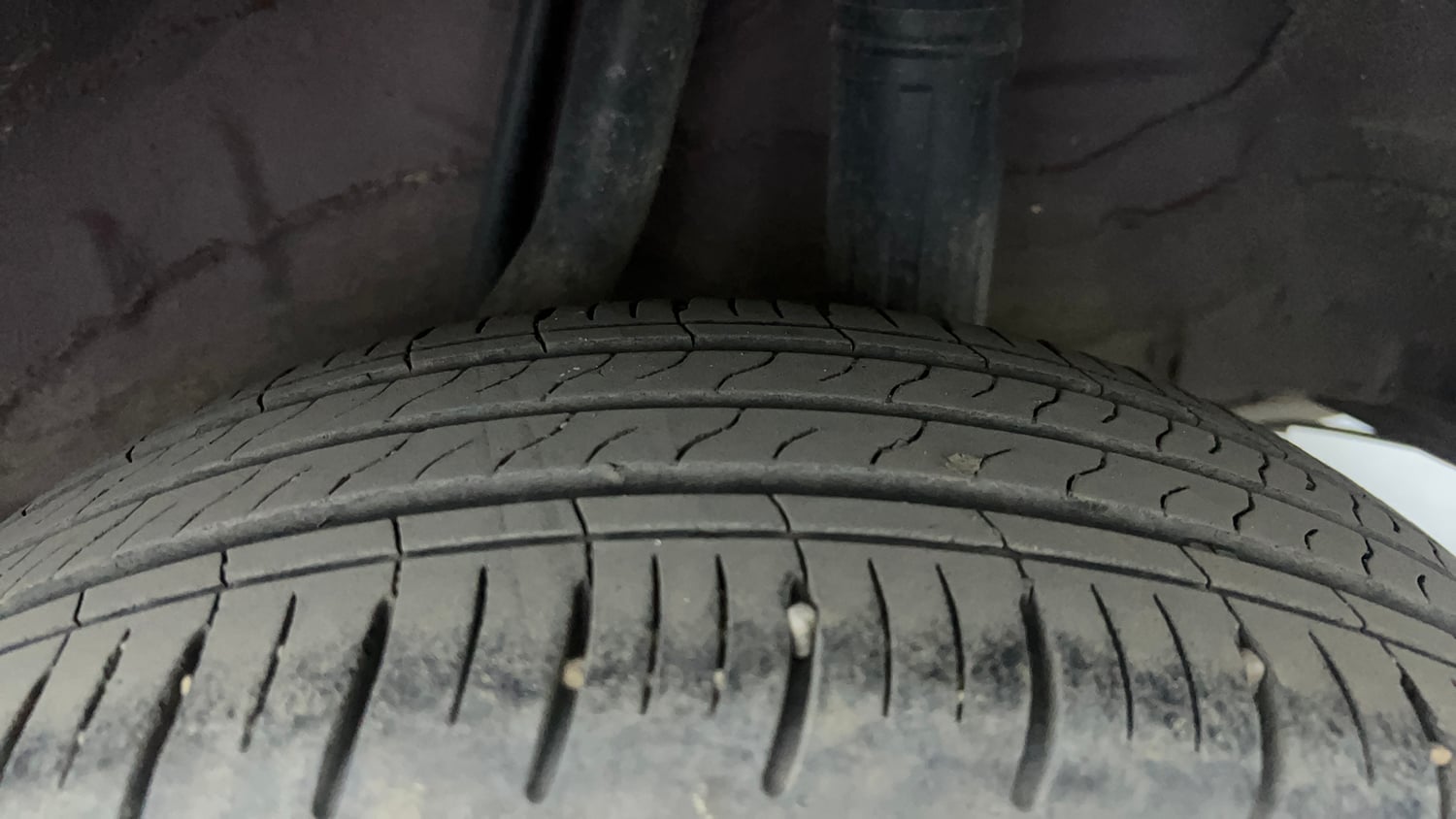 Used 2025 Honda Amaze ZX 1.2 Petrol CVT Petrol Automatic tyres LEFT REAR TYRE TREAD VIEW