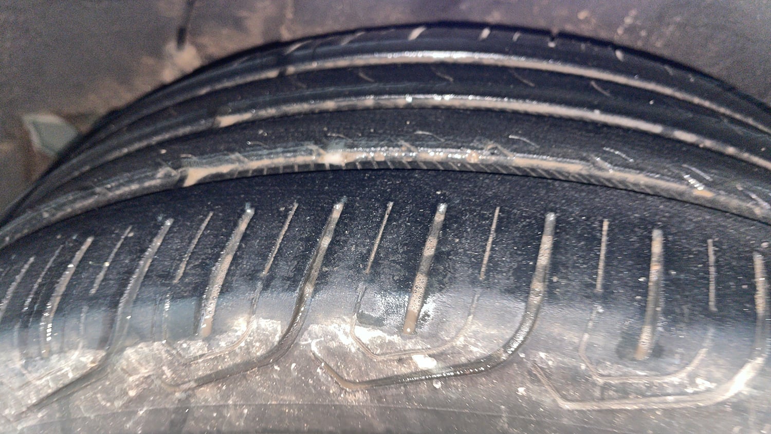 Used 2012 Hyundai i20 Asta 1.2 Petrol Manual tyres LEFT REAR TYRE TREAD VIEW