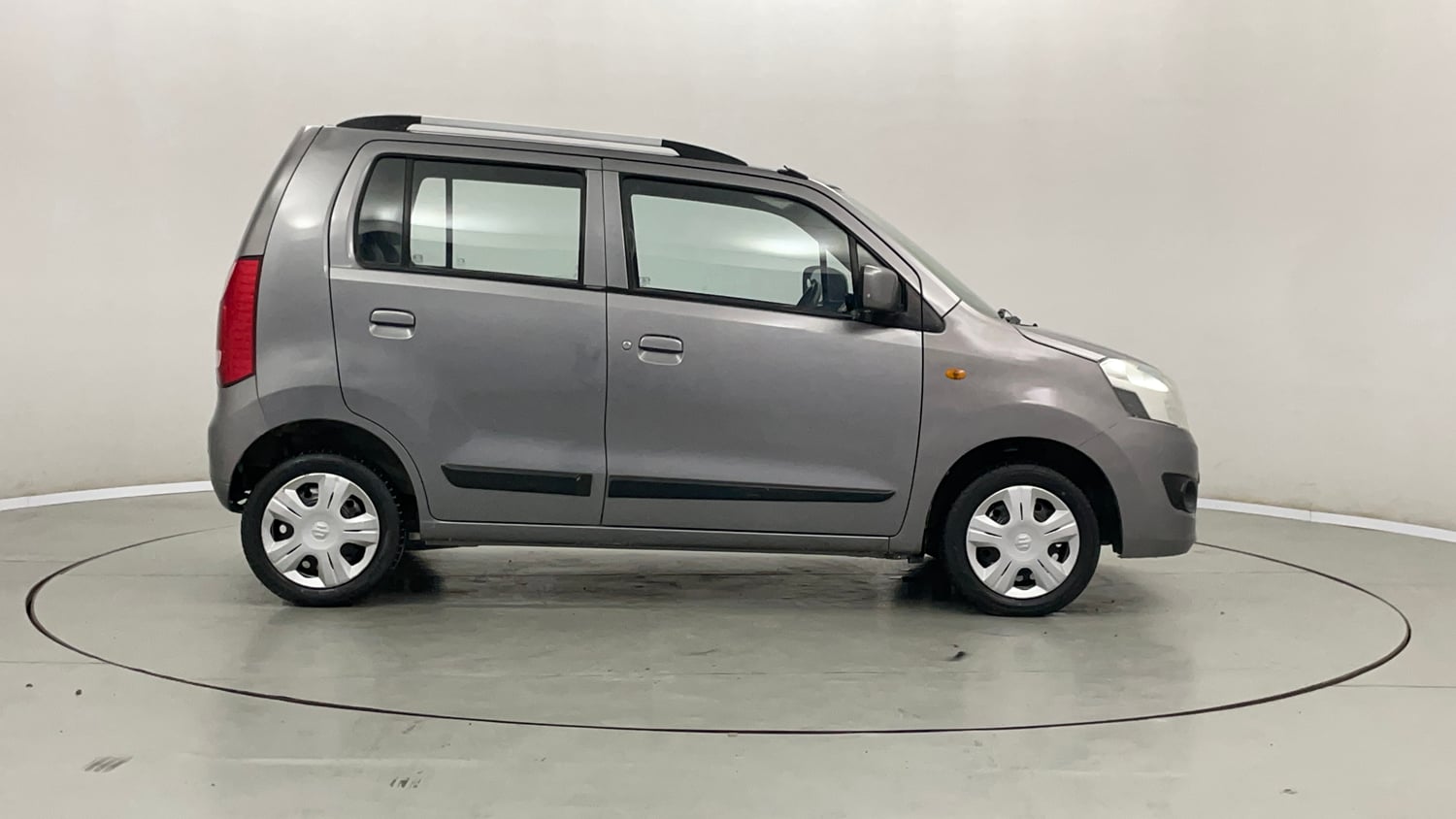 Used 2015 Maruti Suzuki Wagon R VXI Petrol Manual exterior RIGHT SIDE VIEW