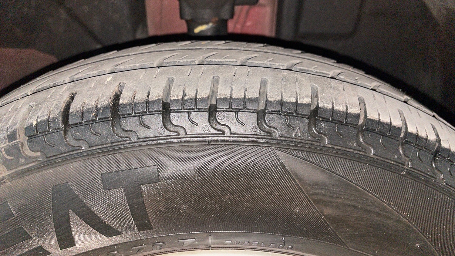 Used 2016 Renault Kwid RXT Petrol Manual tyres RIGHT FRONT TYRE TREAD VIEW