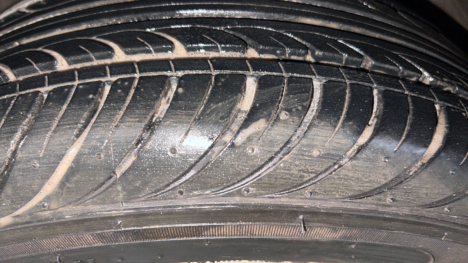Used 2012 Hyundai i20 Sportz 1.2 Petrol Manual tyres LEFT FRONT TYRE TREAD VIEW