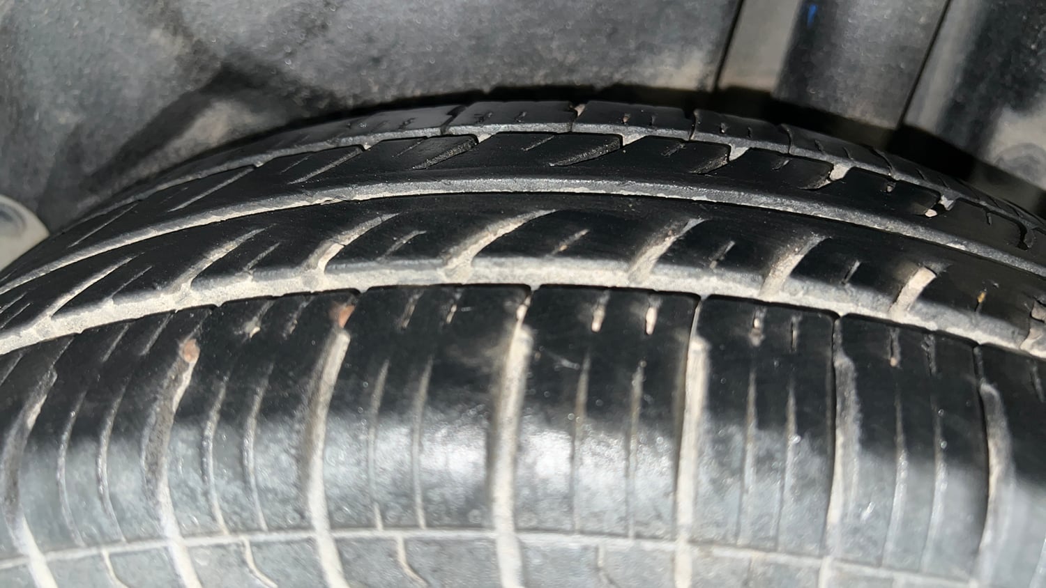 Used 2014 Maruti Suzuki Swift Dzire VDI Diesel Manual tyres LEFT REAR TYRE TREAD VIEW