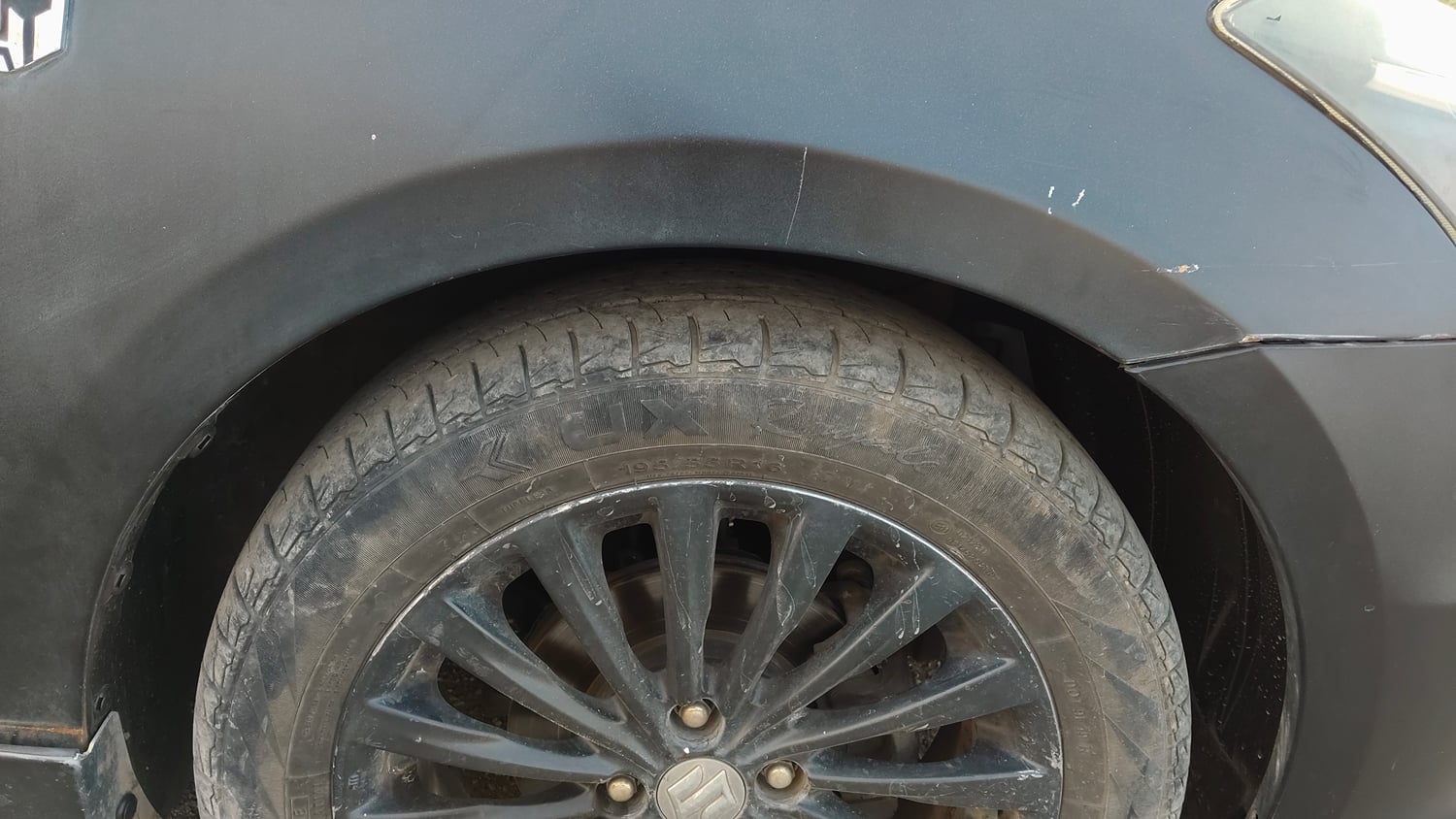 Used 2017 Maruti Suzuki Ciaz Alpha 1.3 Hybrid Diesel Manual tyres RIGHT FRONT TYRE TREAD VIEW