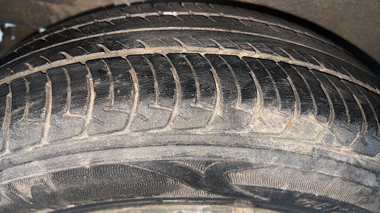 Used 2019 Maruti Suzuki Wagon R VXi (O) 1.2 AMT Petrol Automatic tyres RIGHT REAR TYRE TREAD VIEW