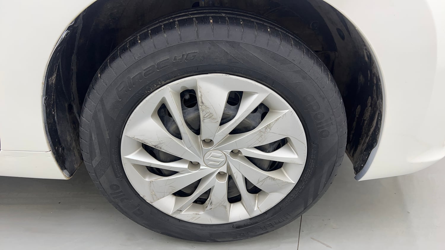 Used 2023 Maruti Suzuki Baleno Delta AGS Petrol Automatic tyres RIGHT FRONT TYRE RIM VIEW