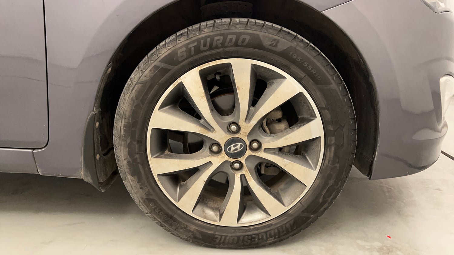 Used 2015 Hyundai Fluidic Verna 4S 1.6 VTVT SX Petrol Manual tyres RIGHT FRONT TYRE RIM VIEW