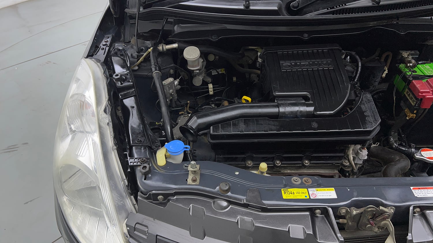 Used 2017 Maruti Suzuki Swift Lxi (O) Petrol Manual engine ENGINE RIGHT SIDE VIEW