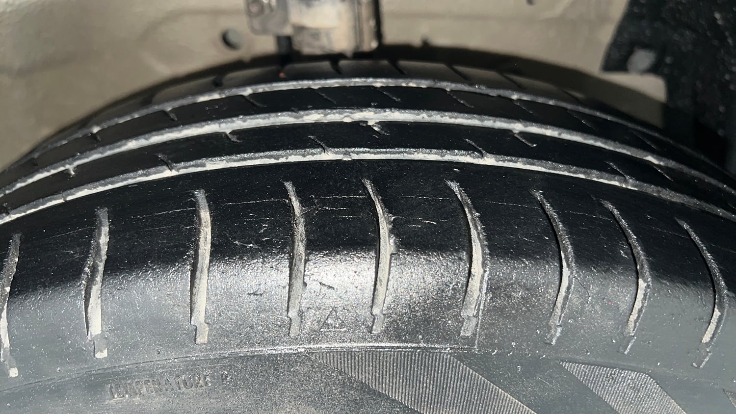 Used 2015 Maruti Suzuki Swift Dzire VXI Petrol Manual tyres RIGHT FRONT TYRE TREAD VIEW