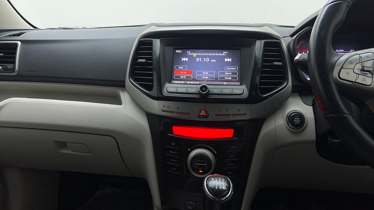 Used 2021 Mahindra XUV 300 W8 1.2 Petrol Petrol Manual interior MUSIC SYSTEM & AC CONTROL VIEW