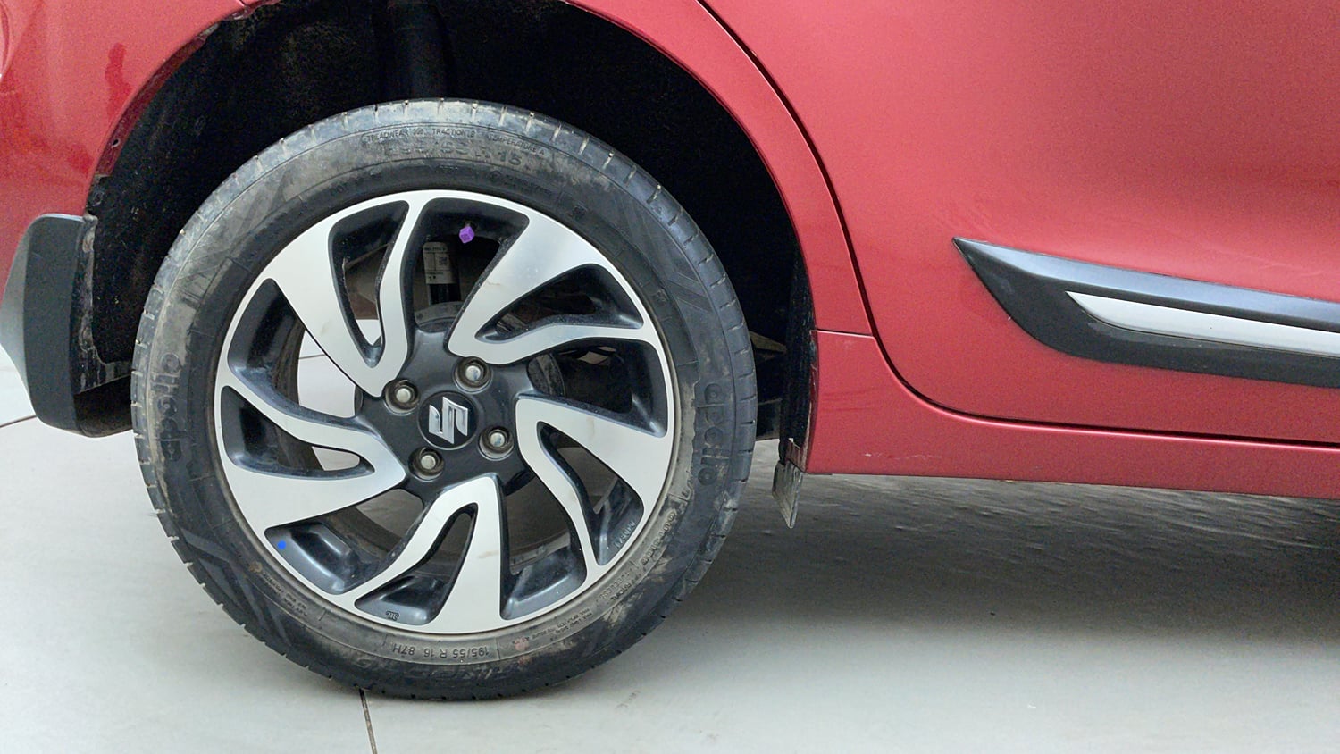 Used 2020 Maruti Suzuki Baleno Zeta Petrol Manual tyres RIGHT REAR TYRE RIM VIEW