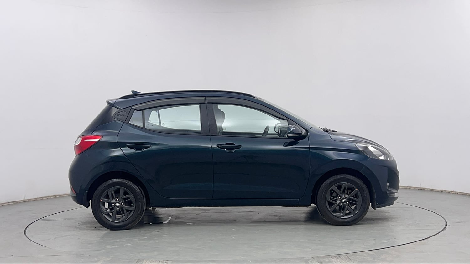Used 2022 Hyundai Grand i10 Nios Sportz 1.2 Kappa VTVT Petrol Manual exterior RIGHT SIDE VIEW