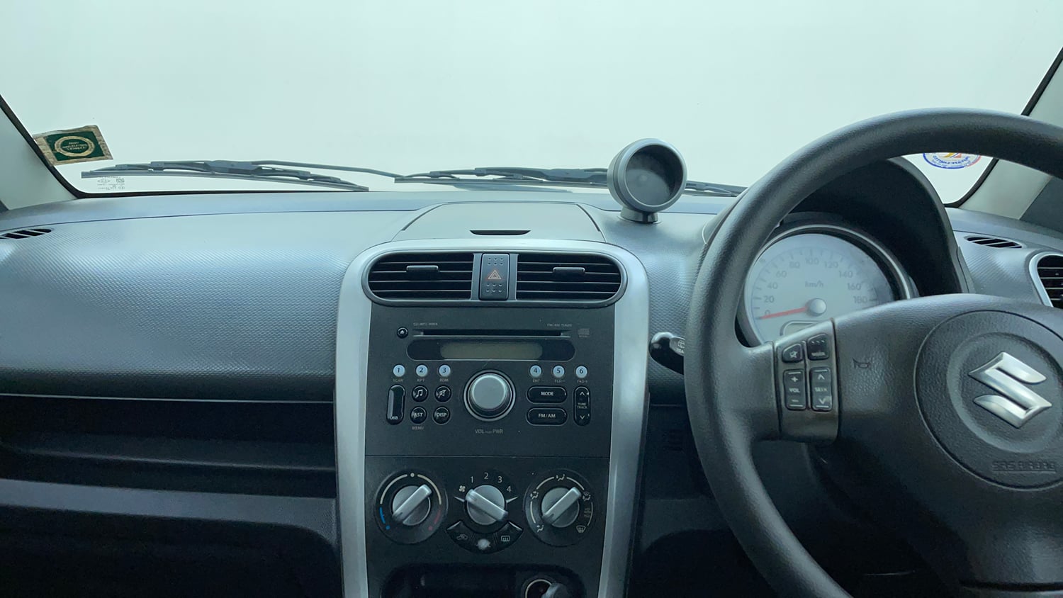 Used 2015 Maruti Suzuki Ritz Zxi BS-IV Petrol Manual interior MUSIC SYSTEM & AC CONTROL VIEW