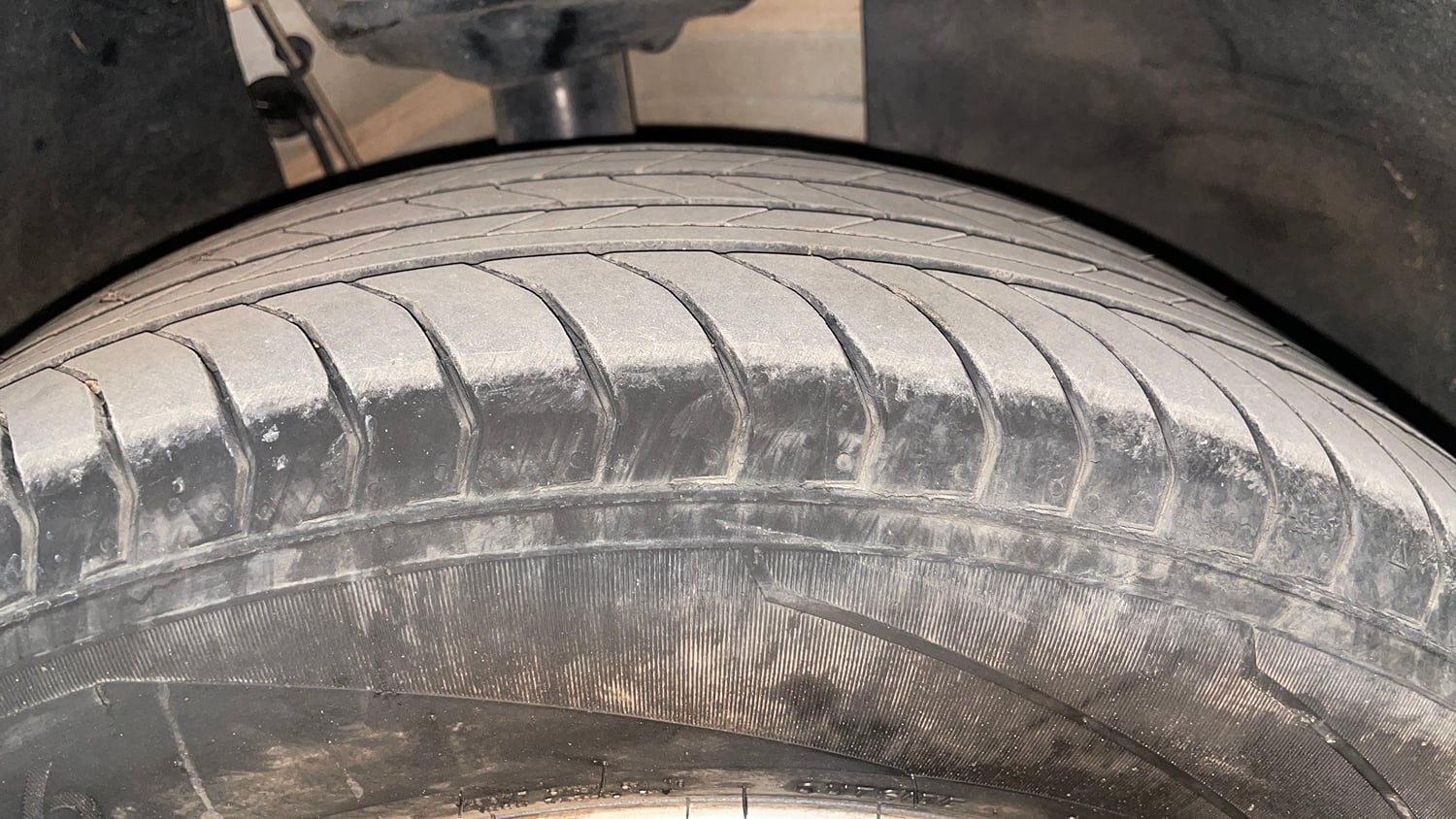 Used 2022 Volkswagen Taigun Highline 1.0 TSI MT Petrol Manual tyres RIGHT FRONT TYRE TREAD VIEW