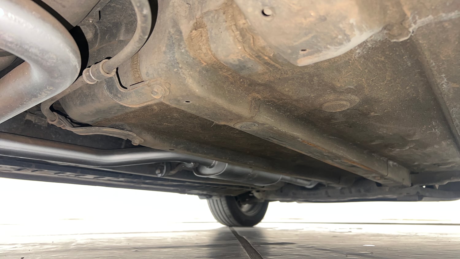 Used 2019 Hyundai Verna SX 1.6 VTVT Petrol Manual extra REAR RIGHT UNDERBODY VIEW