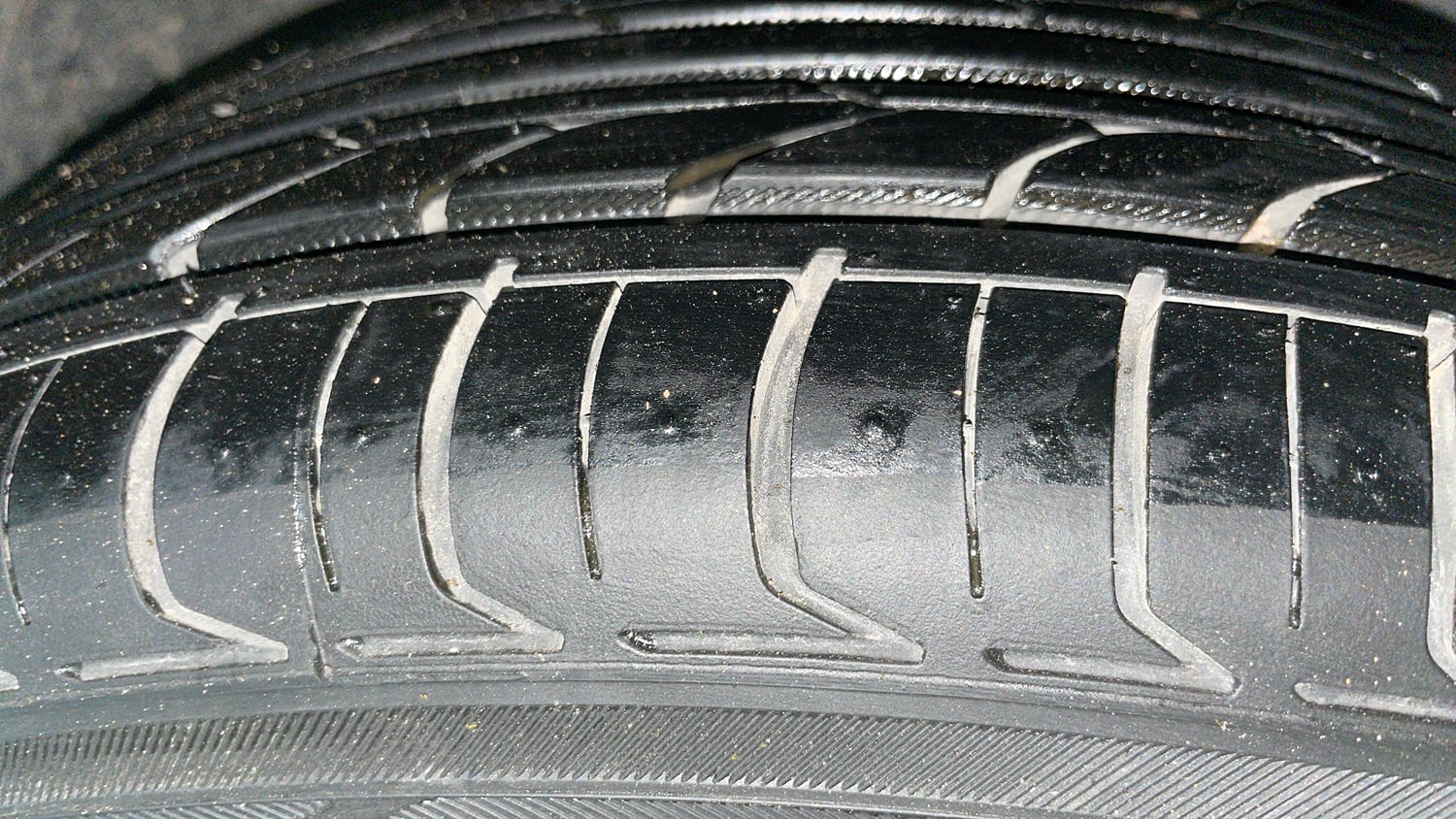 Used 2019 Tata Tiago Revotron XZ Plus Dual Tone Petrol Manual tyres RIGHT FRONT TYRE TREAD VIEW