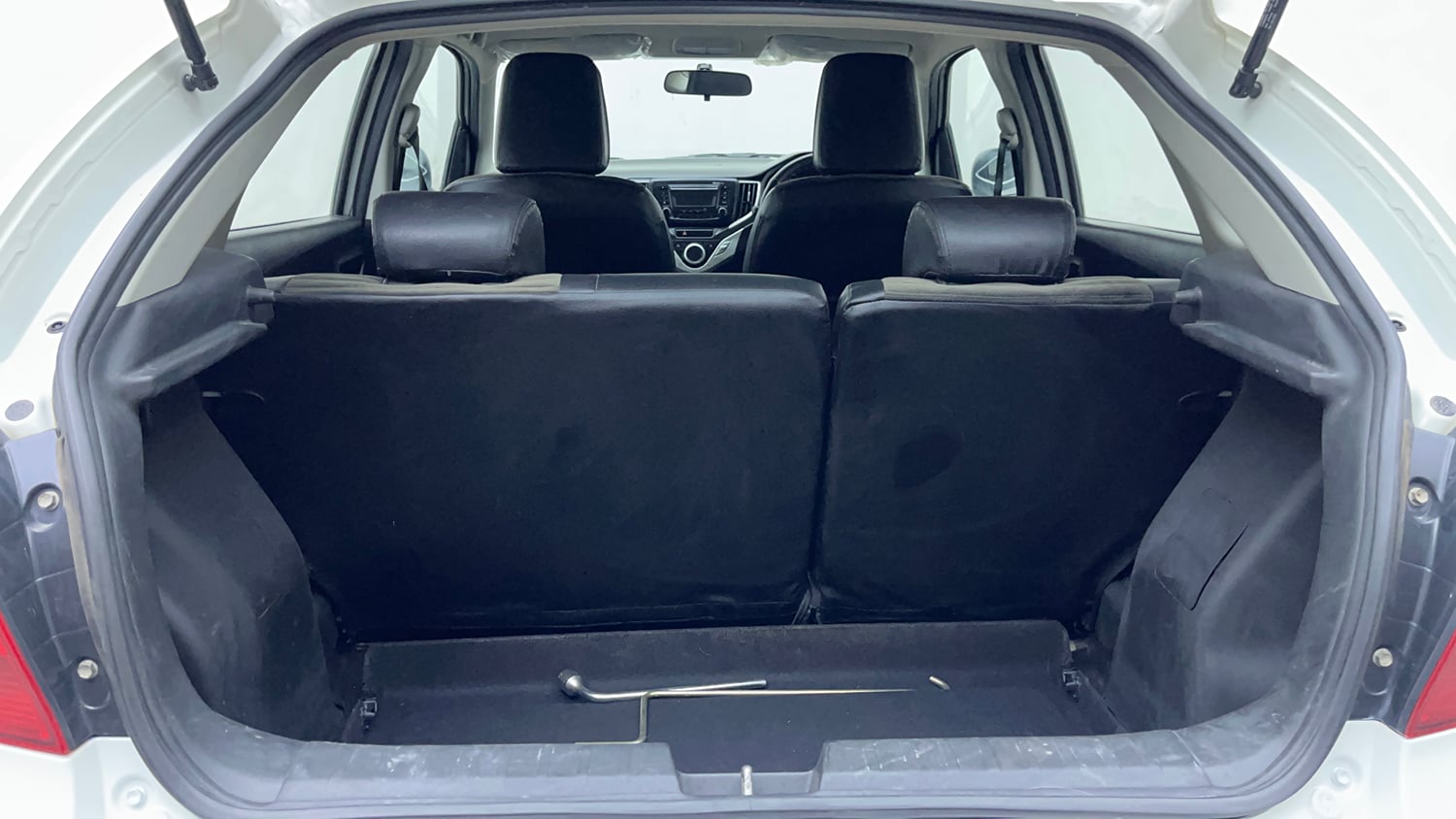 Used 2016 Maruti Suzuki Baleno Delta 1.2 Petrol Manual interior DICKY INSIDE VIEW