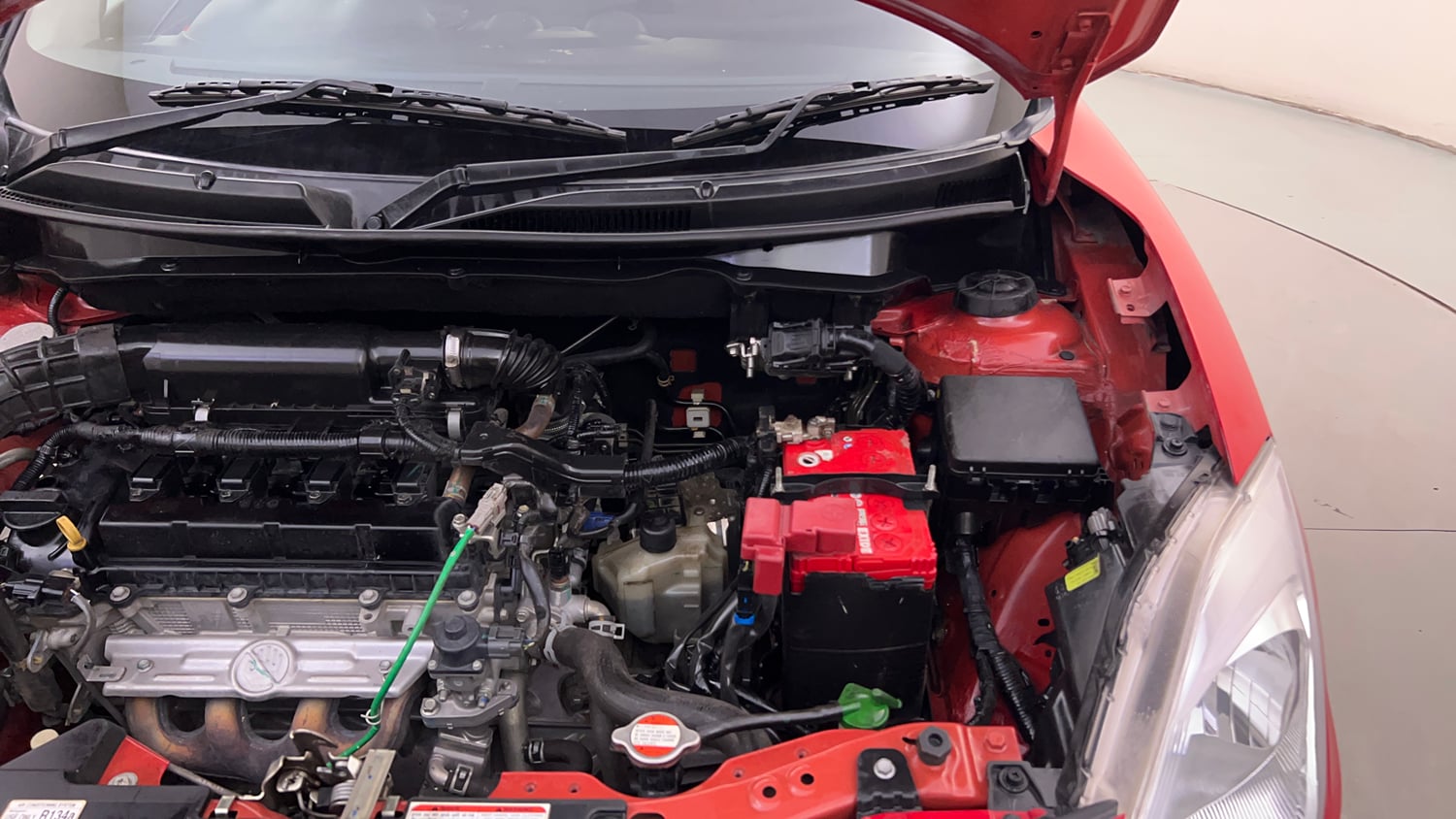 Used 2021 Maruti Suzuki Swift VXi AMT Petrol Automatic engine ENGINE LEFT SIDE HINGE & APRON VIEW
