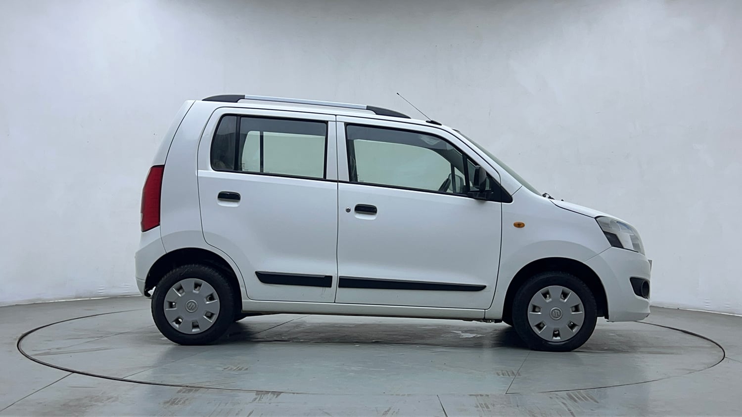 Used 2018 Maruti Suzuki Wagon R LXI Petrol Manual exterior RIGHT SIDE VIEW