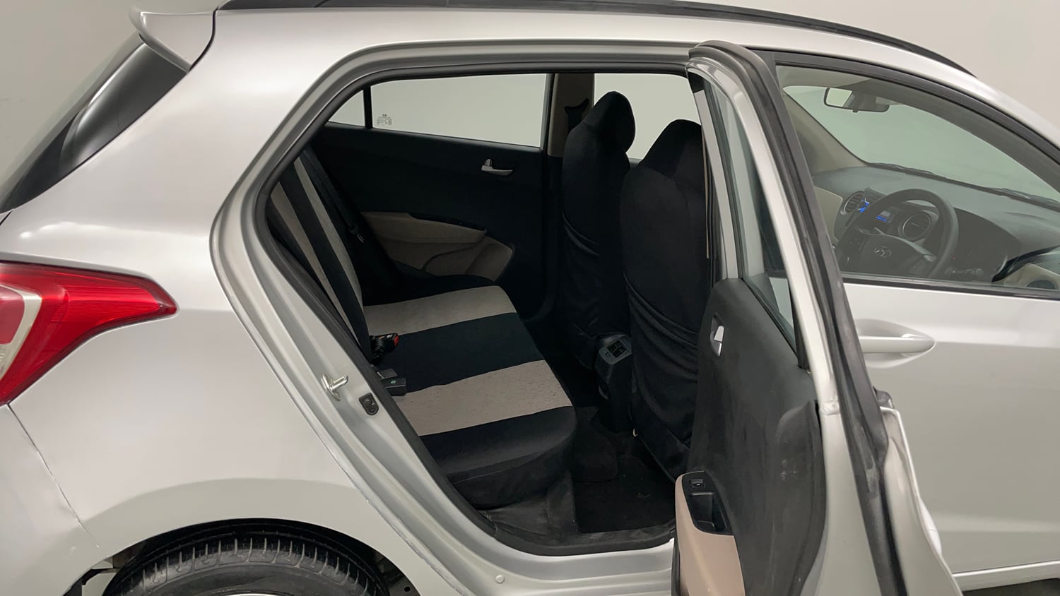 Used 2017 Hyundai Grand i10 Sportz 1.2 Kappa VTVT Petrol Manual interior RIGHT SIDE REAR DOOR CABIN VIEW